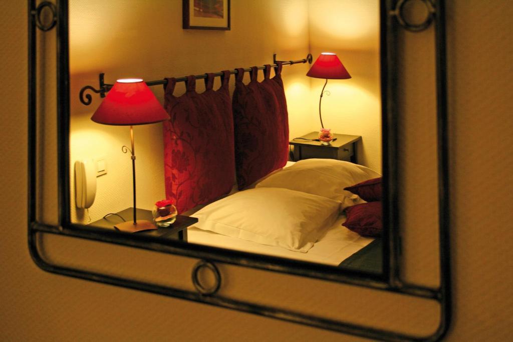 Small Double Room,61887823:JPEG